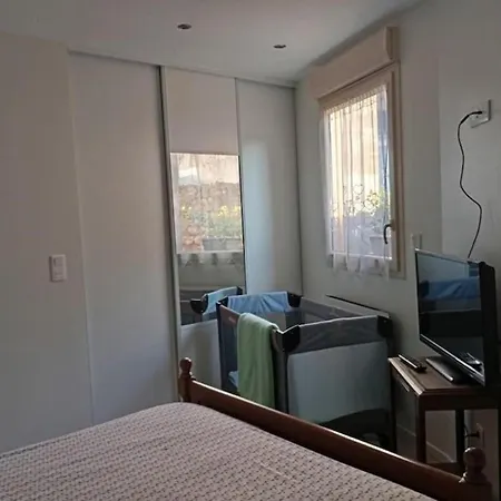 Logis Douillet Plein Centre Du Village Appartamento