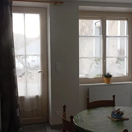 Logis Douillet Plein Centre Du Village Aubigné-Racan