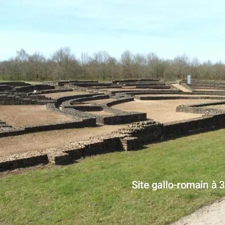 Logis Douillet Plein Centre Du Village Aubigné-Racan