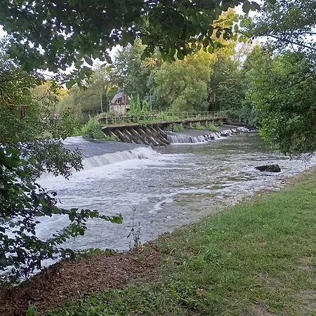Logis Douillet Plein Centre Du Village