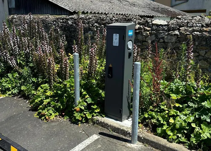 Logis Douillet Plein Centre Du Village * Aubigné-Racan