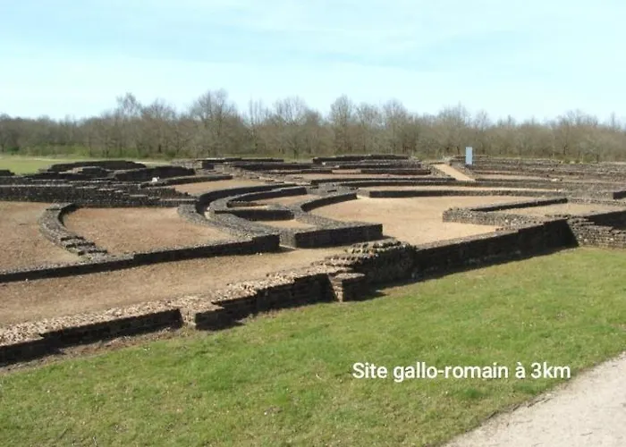 Logis Douillet Plein Centre Du Village Aubigné-Racan